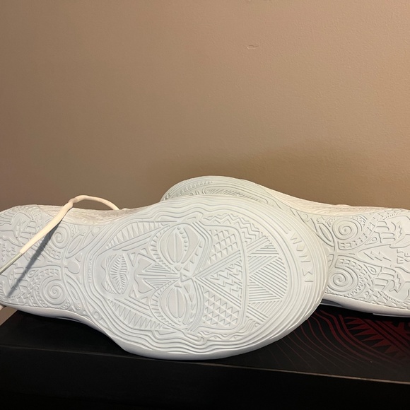 Way of Wade . Men- mint 11.5